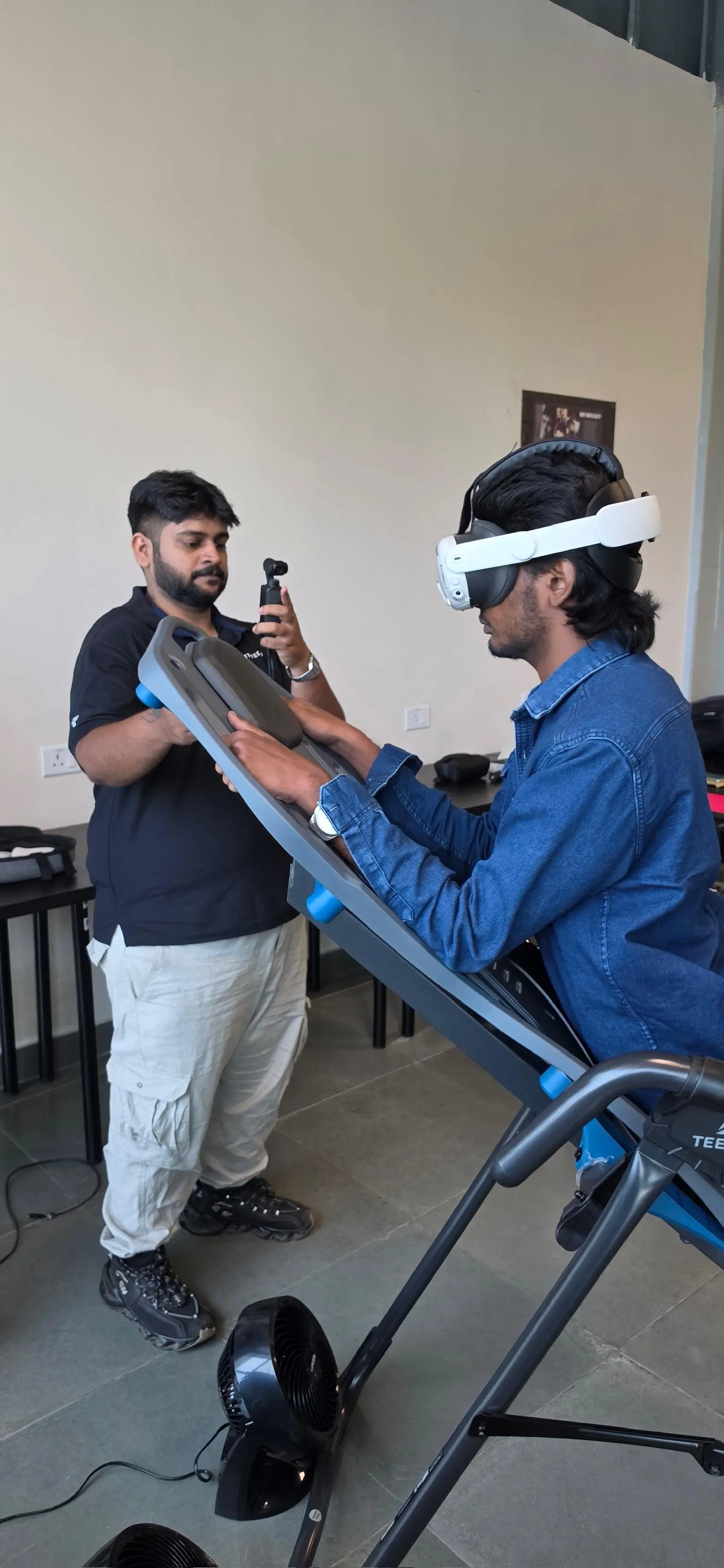 Guest experiencing SkyDrop VR Bungee at a real event with operator support